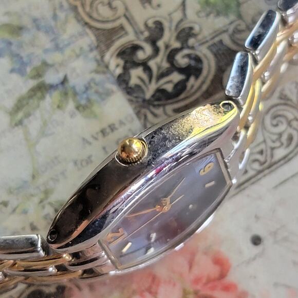 Vintage Watches Pulsar Two Tone Bracelet Black Dial Gold Marker Quartz Watch - Picture 10 of 10